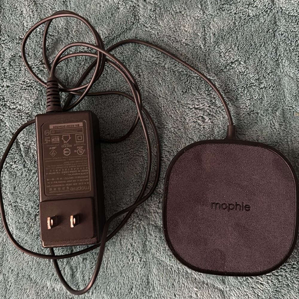 mophie phone charger.